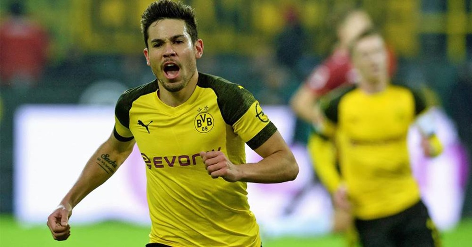 Borussia Dortmund will be looking to close the gap on Bayern with a win over Schalke