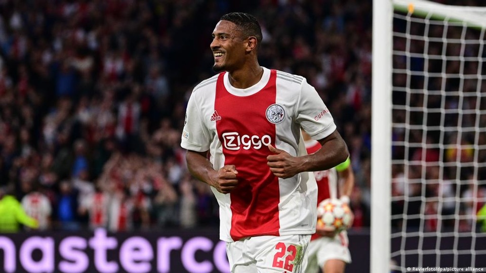Ajax can become one of only seven teams to win all six UCL group matches