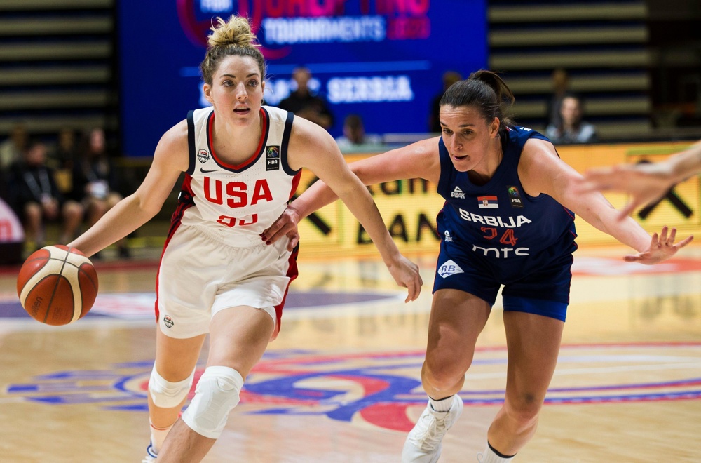 Belgrade, Serbia. 6th Feb, 2020. Katie Lou Samuelson of USA competes against Maja Skoric of Serbia. Credit: Nikola Krstic/Alamy Live News - Image ID: 2AXDHRM