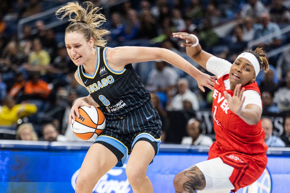 Chicago, USA. 15th June, 2023. Chicago, USA, June 15, 2023: NaLyssa Smith (1 Indiana Fever) fouls Alanna Smith (8 Chicago Sky) during the game between the Chicago Sky and Indiana Fever on Thursday June 15, 2023 at Wintrust Arena, Chicago, USA. (NO COMMERCIAL USAGE) (Shaina Benhiyoun/SPP) Credit: SPP Sport Press Photo. /Alamy Live News - Image ID: 2R7HE2W