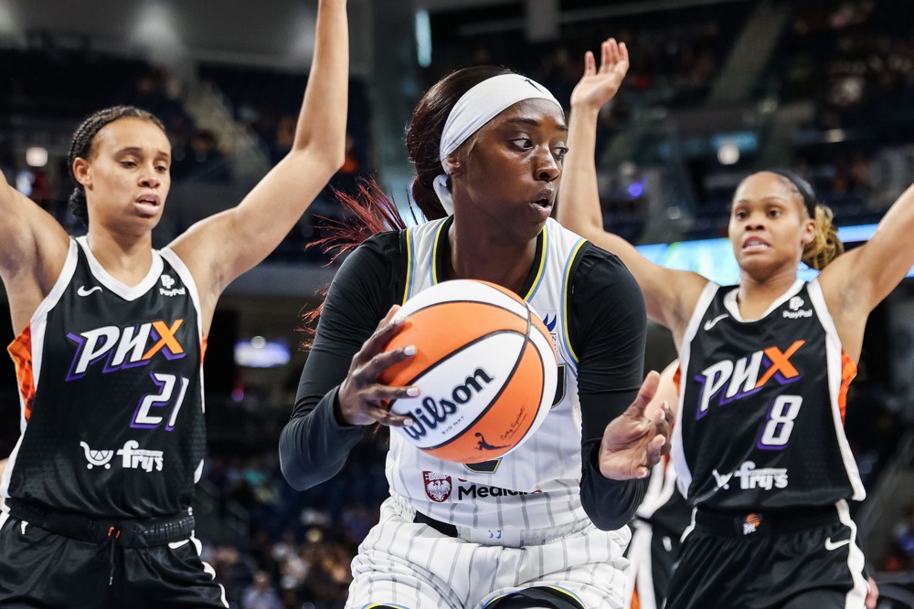 Chicago, USA. 30th July, 2023. Chicago, USA, July 30, 2023: Kahleah Copper (2 Chicago Sky) in action during the game between the Chicago Sky and Phoenix Mercury on Sunday July 30, 2023 at Wintrust Arena, Chicago, USA. (NO COMMERCIAL USAGE) (Shaina Benhiyoun/SPP) Credit: SPP Sport Press Photo. /Alamy Live News - Image ID: 2RF0BGC