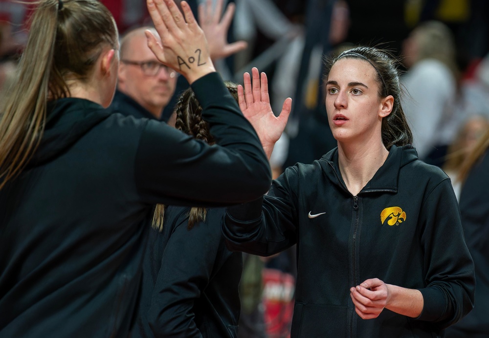 College Park, USA. 03rd Feb, 2024. COLLEGE PARK, MD. - FEBRUARY 03: Iowa Hawkeyes guard Caitlin Clark (22) before a women's college basketball game between the Maryland Terrapins and the Iowa Hawkeyes, on February 03, 2024, at Xfinity Center, in College Park, Maryland. (Photo by Tony Quinn/SipaUSA) Credit: Sipa USA/Alamy Live News - Image ID: 2WG9YJM