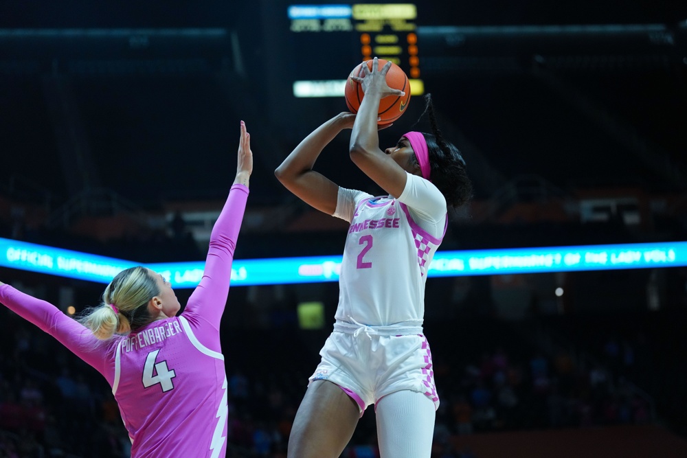 February 12, 2024: Rickea Jackson #2 of the Tennessee Lady Vols shoots the ball over Saylor Poffenbarger #4 of the Arkansas Razorbacks during the NCAA basketball game between the University of Tennessee Lady Volunteers and the University of Arkansas Razorbacks at Thompson Boling Arena in Knoxville TN Tim Gangloff/CSM - Image ID: 2WJ4NKW