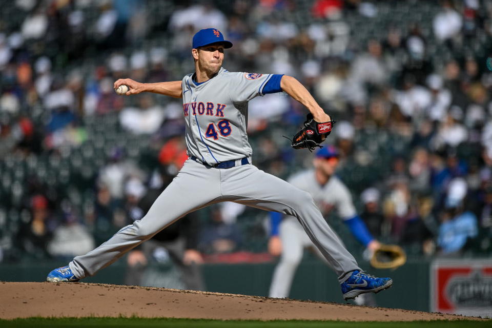 Jacob deGrom is a fine pitcher with a spectacular ERA but can he lead his team to a win on Friday night?